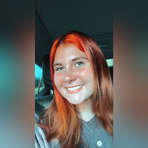 Meet your Posher, Leanna - Picture 2 of 6